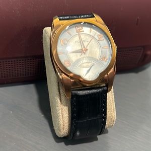Fossil Arkitekt watch. Unique shape.